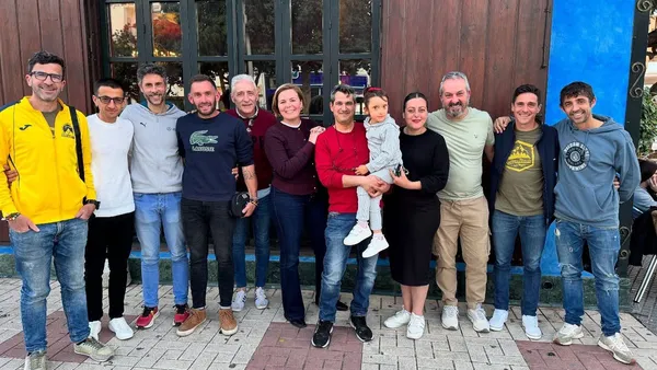 Organizadores con la familia de Alba