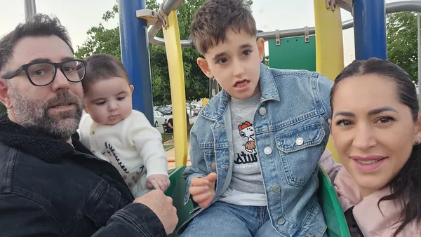 Thiago con su familia