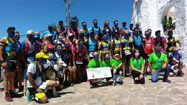 Grupo del reto solidario 2021 en la ermita