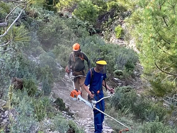 Preparación de senderos