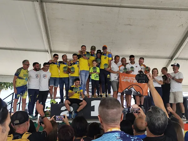 Podio equipos 2025