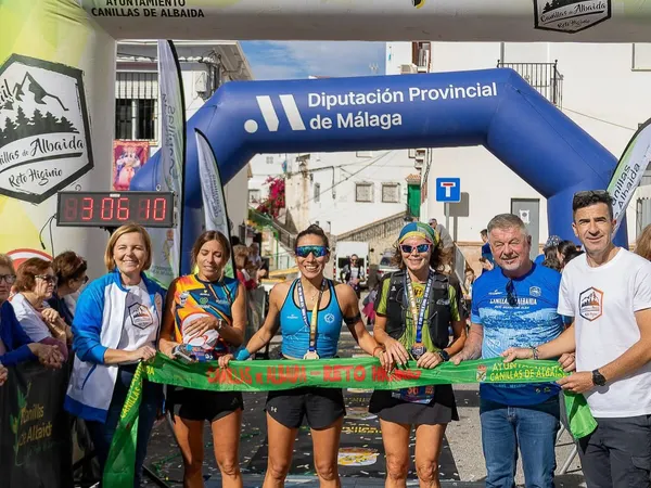 Podio femenino distancia larga 2025