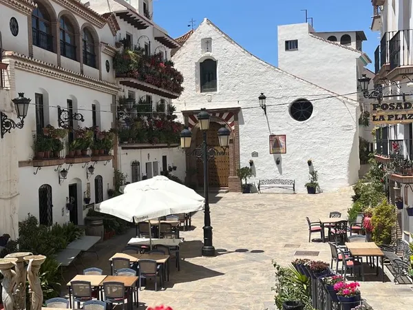 Plaza principal de Canillas de Albaida