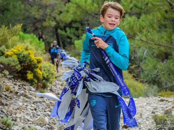 Voluntarios señalizando